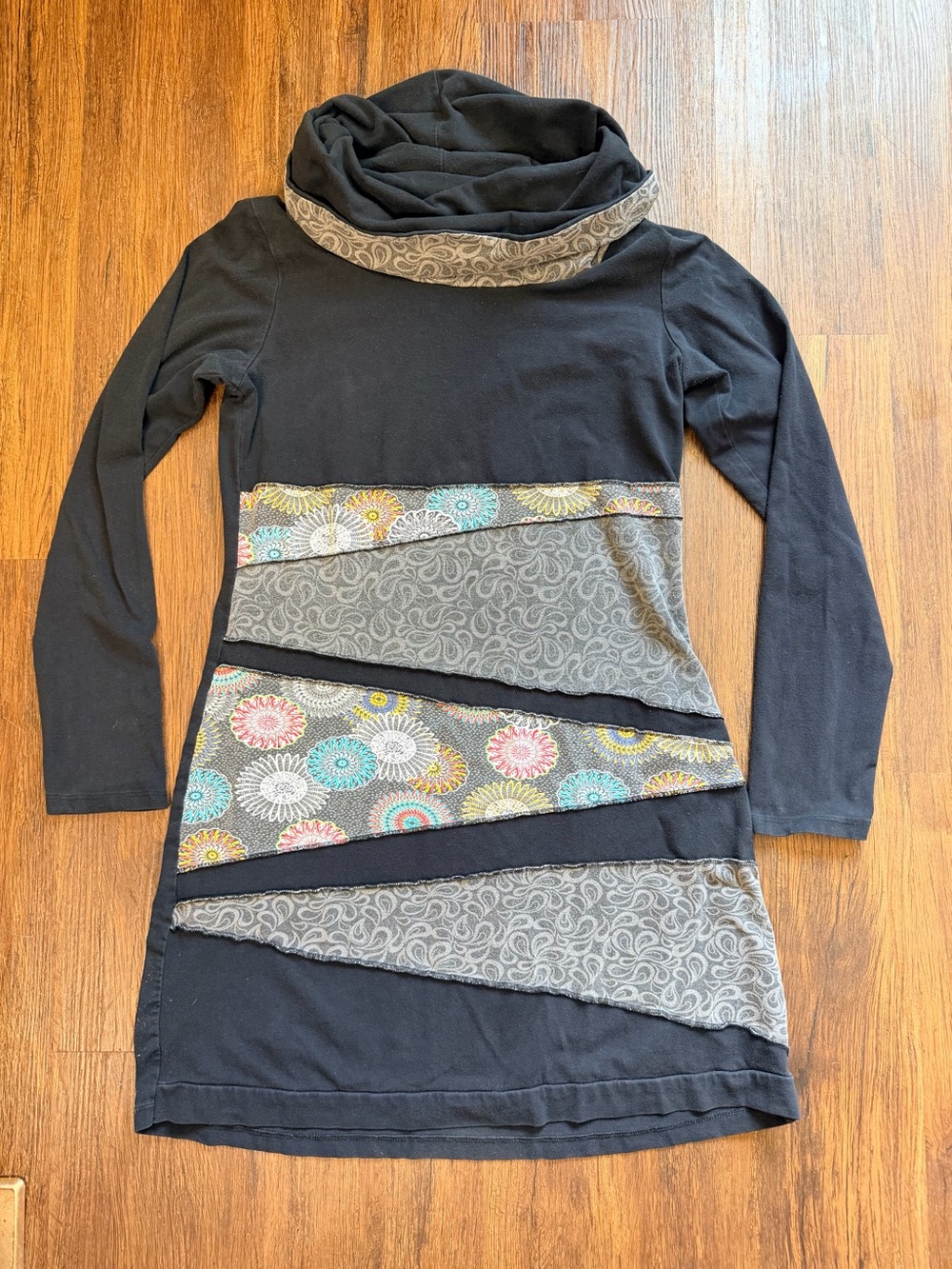 Vintage Y2K Coline Long-Sleeve Cowl Neck Dress with Floral Accent Panels